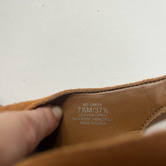 BCBGeneration NWOT, suede slingback platform heels. - Picture 6 of 8